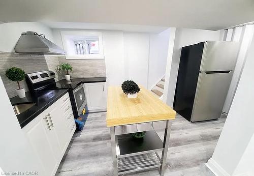 549 Waterloo Street, Hamilton, ON - Indoor Photo Showing Kitchen
