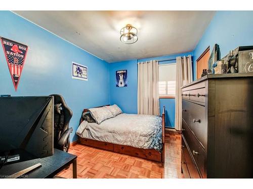 44 Reiner Crescent E, Wellesley, ON - Indoor Photo Showing Bedroom