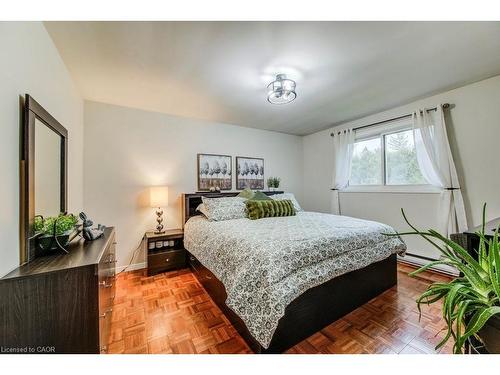 44 Reiner Crescent E, Wellesley, ON - Indoor Photo Showing Bedroom