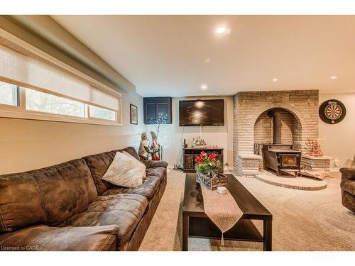 44 Reiner Crescent E, Wellesley, ON - Indoor Photo Showing Living Room With Fireplace