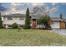 16 Old Oxford Road  St. Catharines, ON L2M 2J9