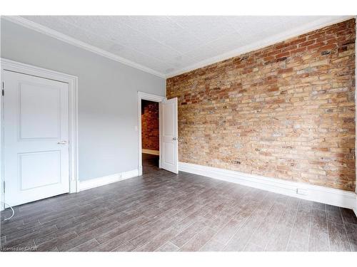 13-477 King Street E, Hamilton, ON - Indoor Photo Showing Other Room