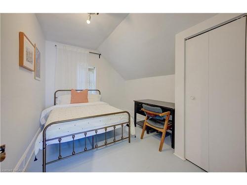 350 Victoria Street S, Kitchener, ON - Indoor Photo Showing Bedroom