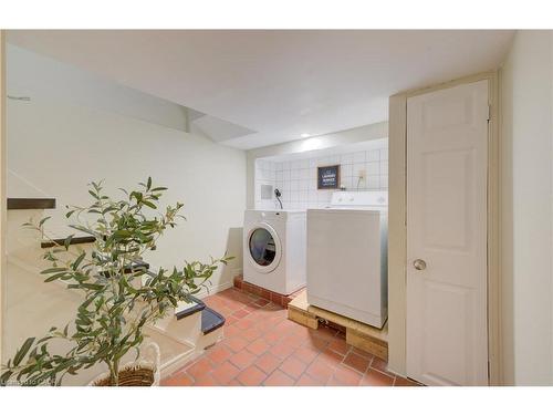 350 Victoria Street S, Kitchener, ON - Indoor Photo Showing Laundry Room