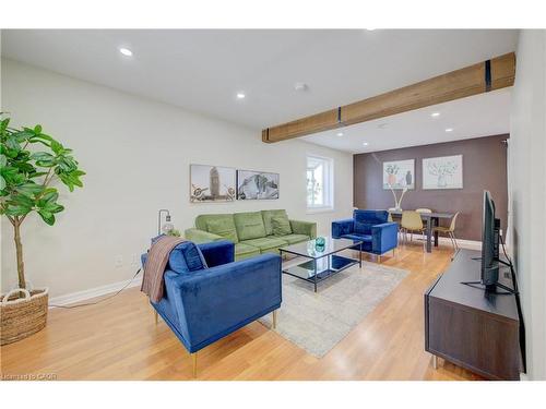 350 Victoria Street S, Kitchener, ON - Indoor Photo Showing Living Room