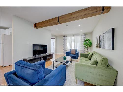 350 Victoria Street S, Kitchener, ON - Indoor Photo Showing Living Room
