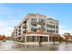 307-123 Maurice Drive  Oakville, ON L6K 2W6