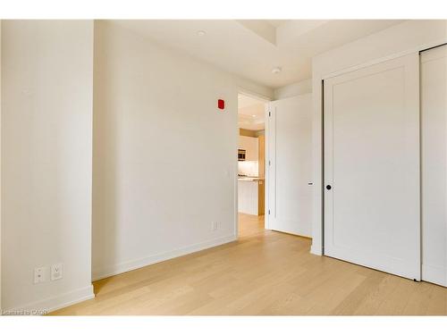 307-123 Maurice Drive, Oakville, ON - Indoor Photo Showing Other Room