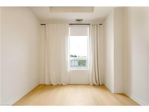 307-123 Maurice Drive, Oakville, ON - Indoor Photo Showing Other Room