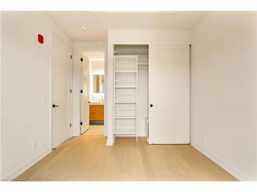 307-123 Maurice Drive, Oakville, ON - Indoor Photo Showing Other Room