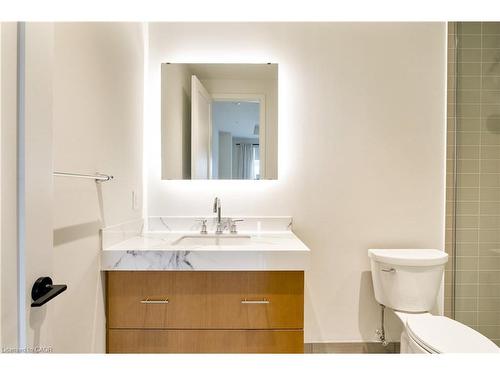 307-123 Maurice Drive, Oakville, ON - Indoor Photo Showing Bathroom