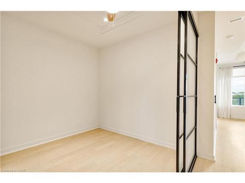 307-123 Maurice Drive, Oakville, ON - Indoor Photo Showing Other Room