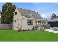 53 Alexander Drive  Brantford, ON N3T 5C4