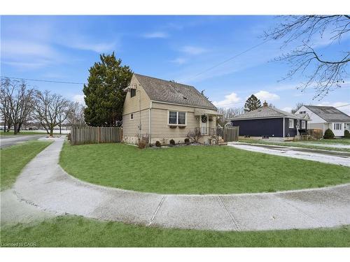 53 Alexander Drive, Brantford, ON - Outdoor