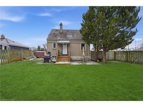 53 Alexander Drive, Brantford, ON - Outdoor With Backyard