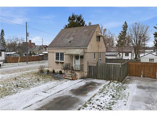 53 Alexander Drive, Brantford, ON - Outdoor