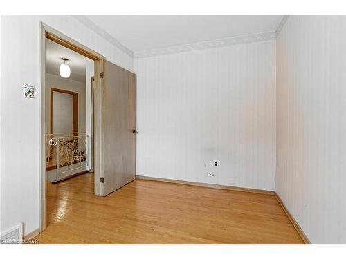 18 Jasper Drive, Stoney Creek, ON - Indoor Photo Showing Other Room