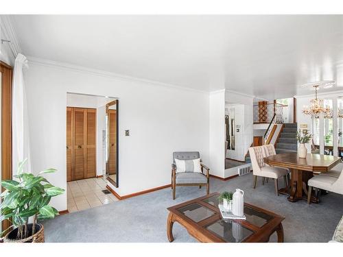 86 Ranchdale Drive, Hamilton, ON - Indoor Photo Showing Living Room