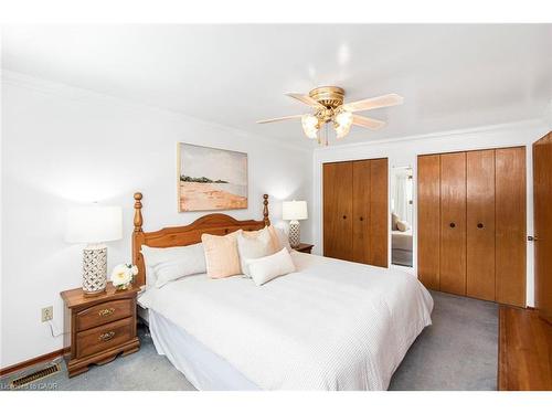 86 Ranchdale Drive, Hamilton, ON - Indoor Photo Showing Bedroom