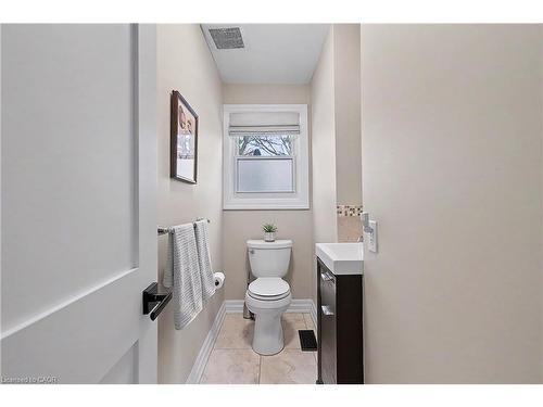 18 Pittsford Close, Waterloo, ON - Indoor Photo Showing Bathroom
