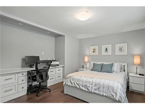 18 Pittsford Close, Waterloo, ON - Indoor Photo Showing Bedroom