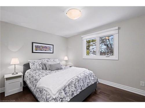 18 Pittsford Close, Waterloo, ON - Indoor Photo Showing Bedroom