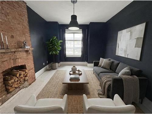 164 Catharine Street N, Hamilton, ON - Indoor Photo Showing Living Room With Fireplace