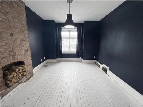 164 Catharine Street N, Hamilton, ON - Indoor Photo Showing Other Room