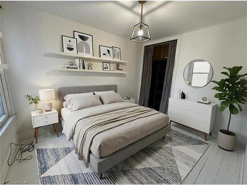 164 Catharine Street N, Hamilton, ON - Indoor Photo Showing Bedroom