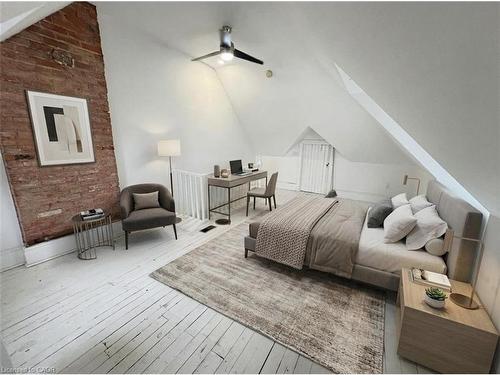 164 Catharine Street N, Hamilton, ON - Indoor