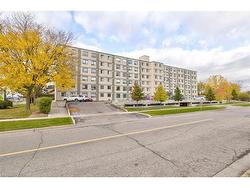 104-18 Holborn Court  Kitchener, ON N2A 4A1