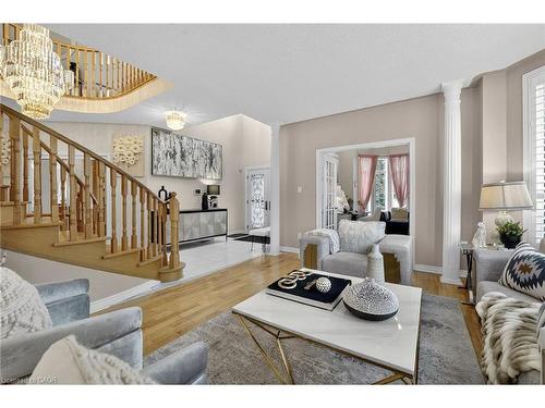 39 Pinebrook Circle, Caledon, ON - Indoor Photo Showing Living Room