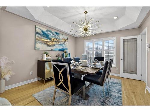 39 Pinebrook Circle, Caledon, ON - Indoor Photo Showing Dining Room