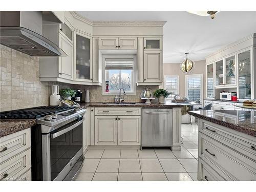 39 Pinebrook Circle, Caledon, ON - Indoor Photo Showing Kitchen With Stainless Steel Kitchen With Upgraded Kitchen