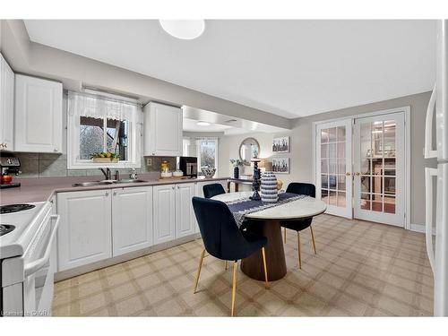 39 Pinebrook Circle, Caledon, ON - Indoor Photo Showing Kitchen With Double Sink