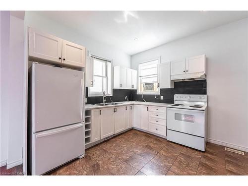 1-265 Main Street W, Hamilton, ON - Indoor Photo Showing Kitchen With Double Sink