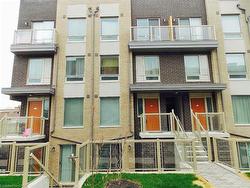 216-7 Applewood Lane  Toronto, ON M9C 2Z7