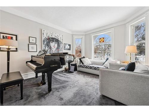 64 Wilhelm Street, Kitchener, ON - Indoor Photo Showing Living Room