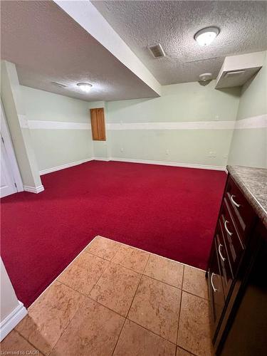9-55 Mooregate Crescent, Kitchener, ON - Indoor Photo Showing Other Room