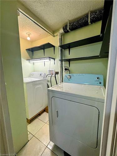 9-55 Mooregate Crescent, Kitchener, ON - Indoor Photo Showing Laundry Room