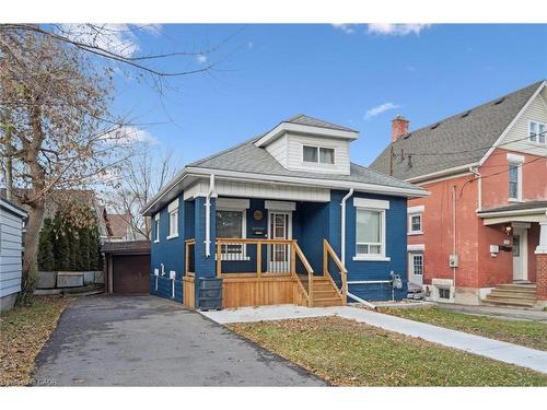262 Madison Avenue S, Kitchener, ON - Outdoor With Facade