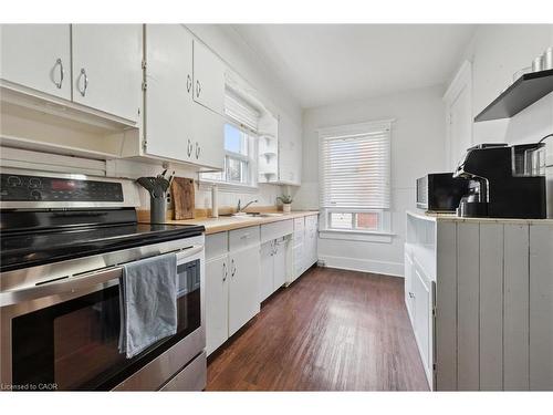 262 Madison Avenue S, Kitchener, ON - Indoor Photo Showing Kitchen