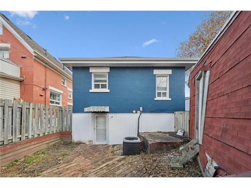 262 Madison Avenue S, Kitchener, ON - Outdoor With Exterior