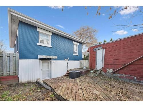 262 Madison Avenue S, Kitchener, ON - Outdoor With Exterior