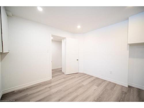 10 Monroe Street, Cambridge, ON - Indoor Photo Showing Other Room