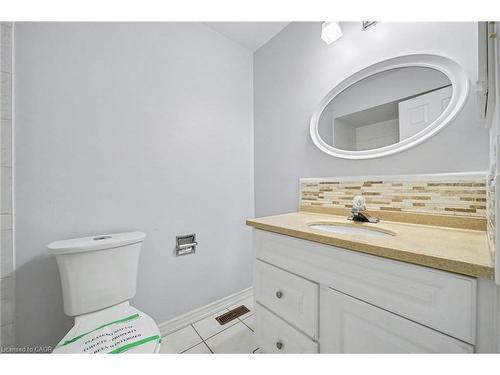 993 Lucerne Crescent, Mississauga, ON - Indoor Photo Showing Bathroom