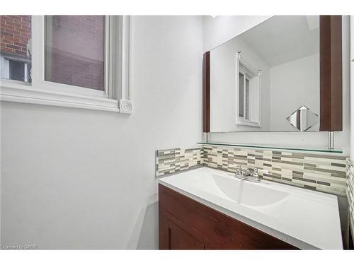 993 Lucerne Crescent, Mississauga, ON - Indoor Photo Showing Bathroom