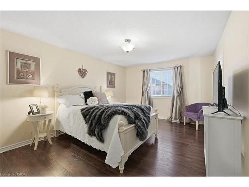 122 Vennio Lane, Hamilton, ON - Indoor Photo Showing Bedroom