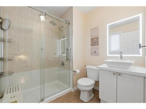 122 Vennio Lane, Hamilton, ON - Indoor Photo Showing Bathroom