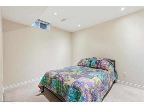 122 Vennio Lane, Hamilton, ON - Indoor Photo Showing Bedroom